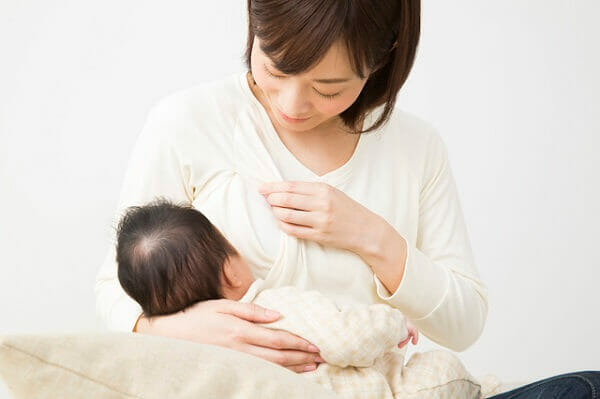 助産師監修 授乳中のスマホはng 授乳中の過ごし方について