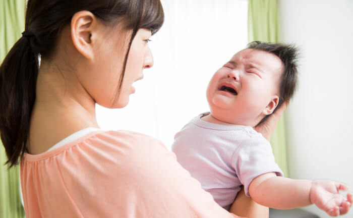 助産師監修 新生児 赤ちゃんのげっぷの出し方 いつまで出す 出ない時は Amoma 公式 母乳育児向け専門ハーブティー アロマ マッサージオイル Amoma Natural Care通販サイト