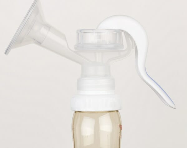 助産師監修 正しい搾乳の仕方と 搾乳した母乳の保存方法 Amoma