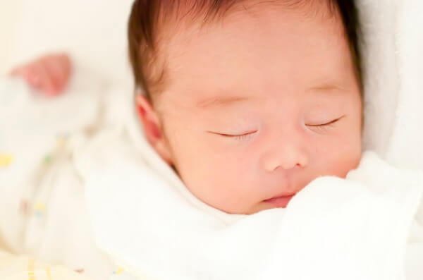 助産師監修 新生児 離乳食開始後の授乳回数は 頻回授乳のすすめ 公式 母乳育児向け専門ハーブティー アロマ マッサージオイル Amoma Natural Care通販サイト